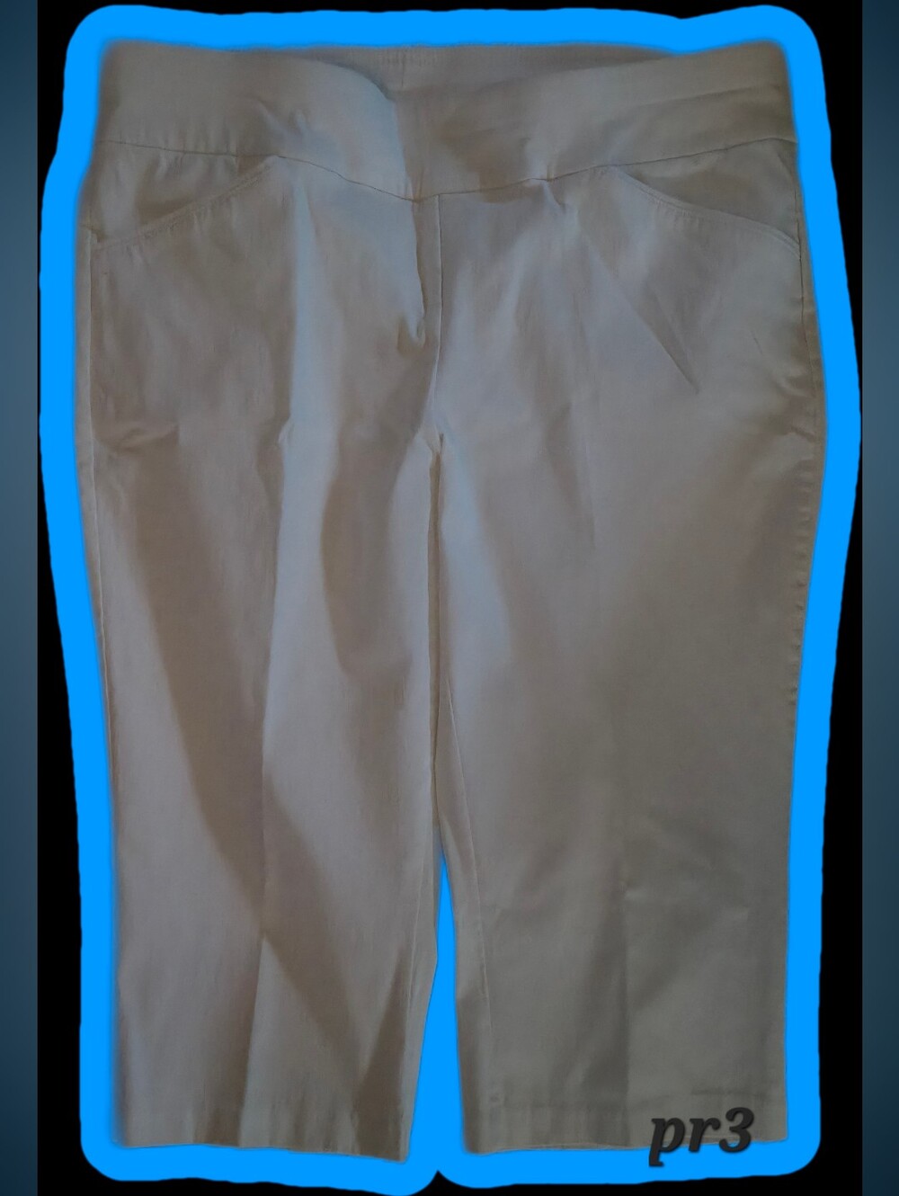 Women’s Cream Pull-On Crop Capri